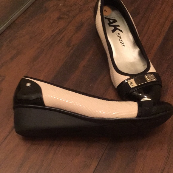 Ann Klein wedges pumps - Picture 3 of 7